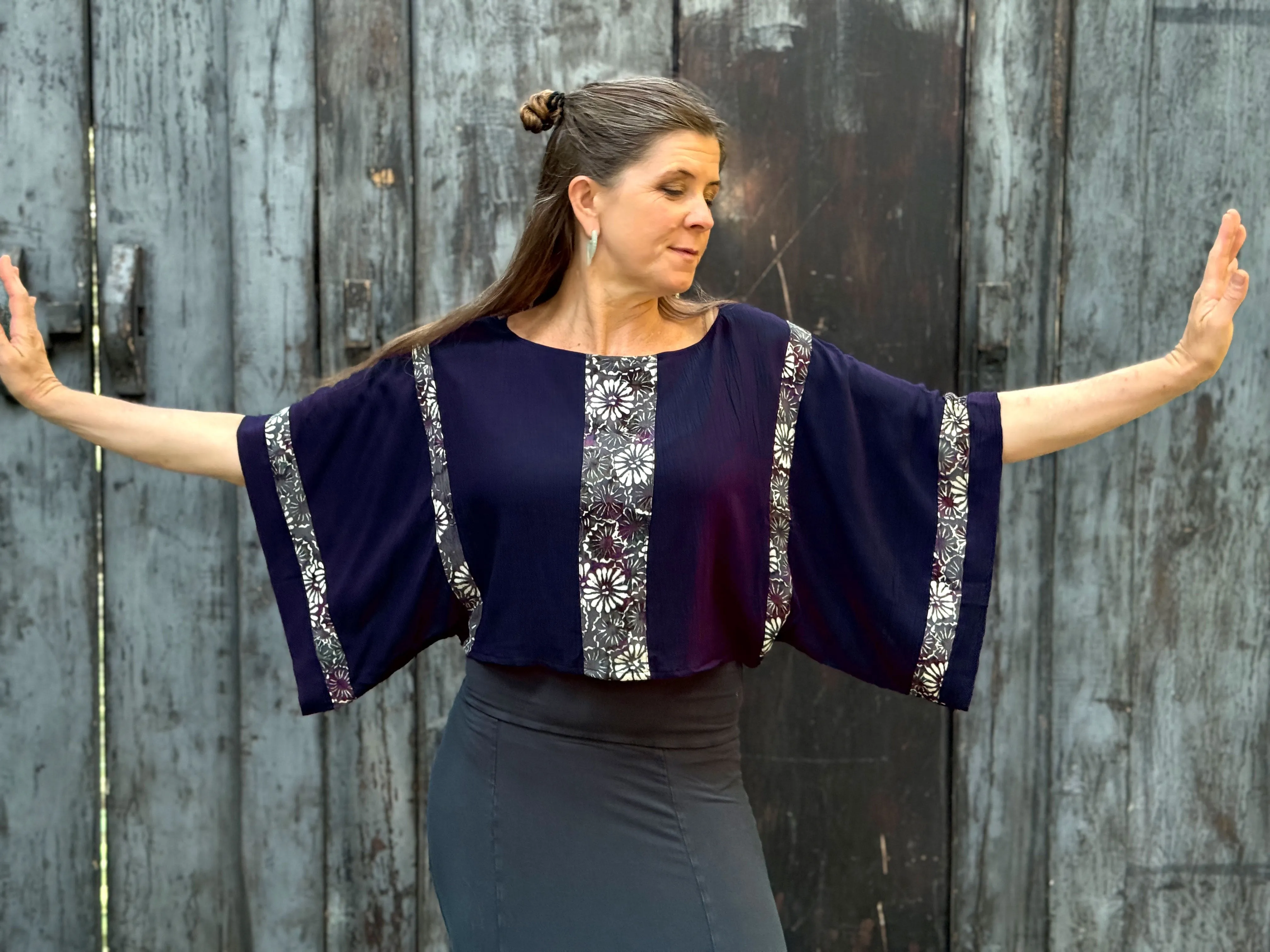 Elegant Shrug - Navy