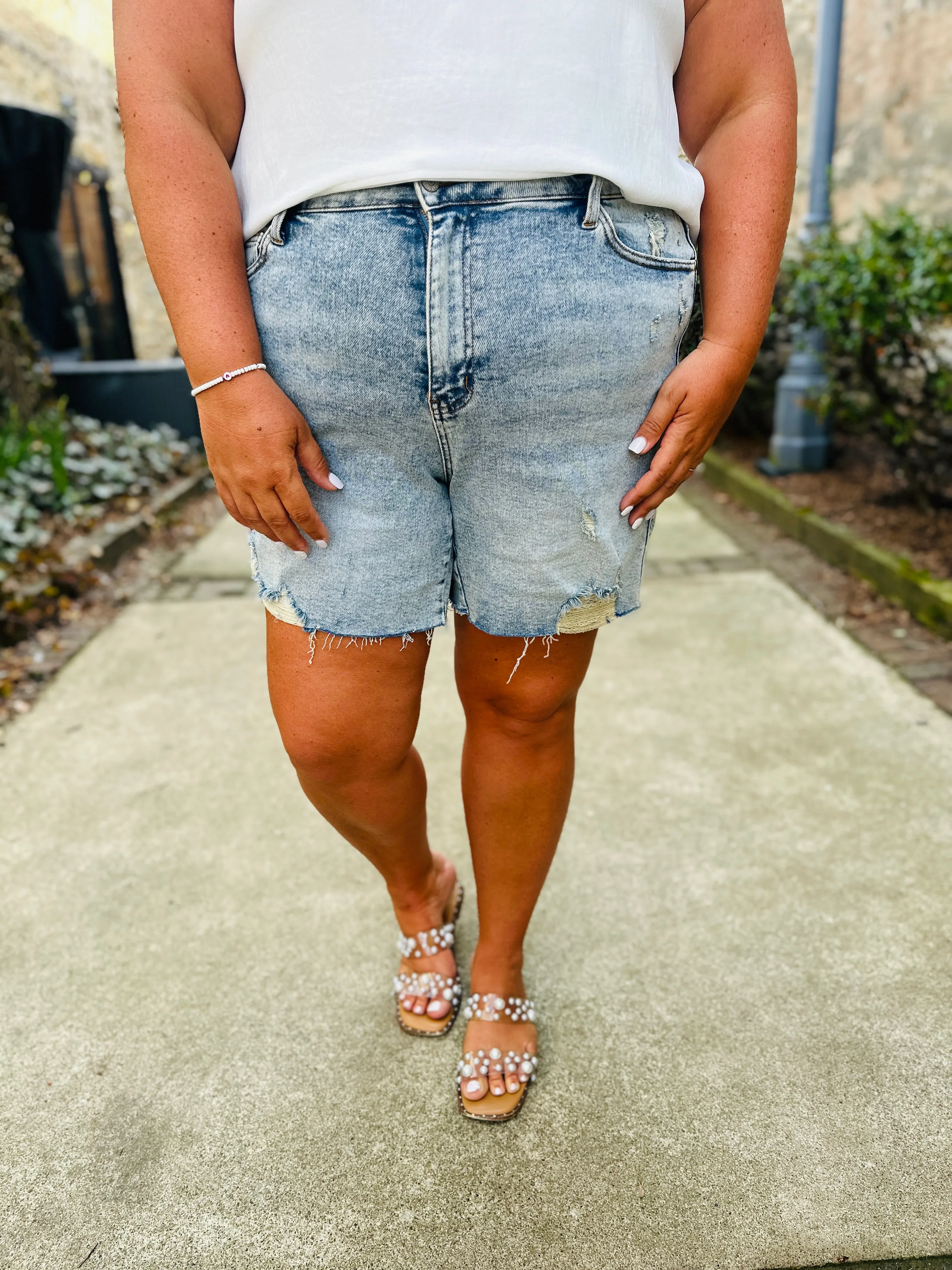 Judy Blue My First Boyfriend Shorts in Reg/Curvy