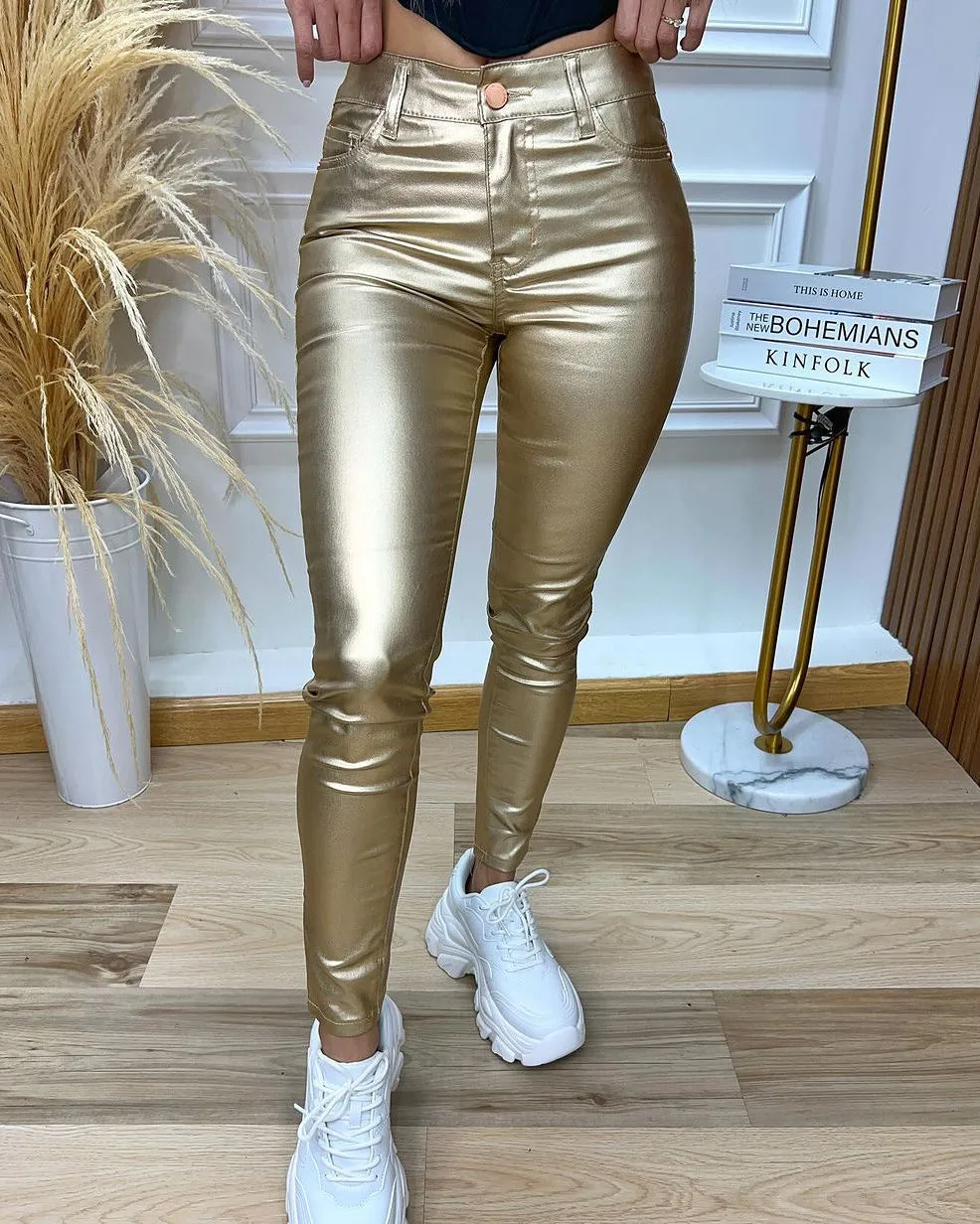 Sexy Curve Jeans aus Metall